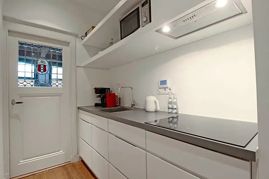 Large 4p canal apartment Prinsengracht