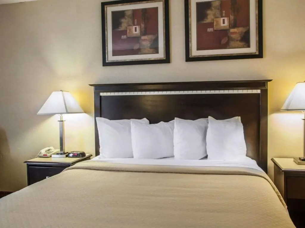 Quality Inn Aurora - Naperville Area