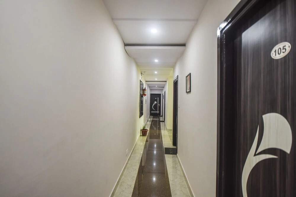 OYO 15428 Hotel Grand Hills