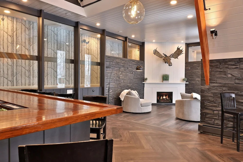 The Birch Ridge: Mission Room #4 - Queen Suite In Killington, Vermont 1 Bedroom Home