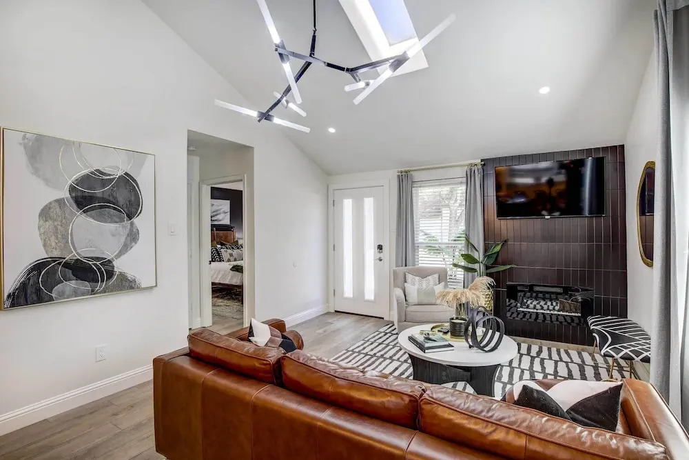 Stylish Allen Home near Watters Creek Village