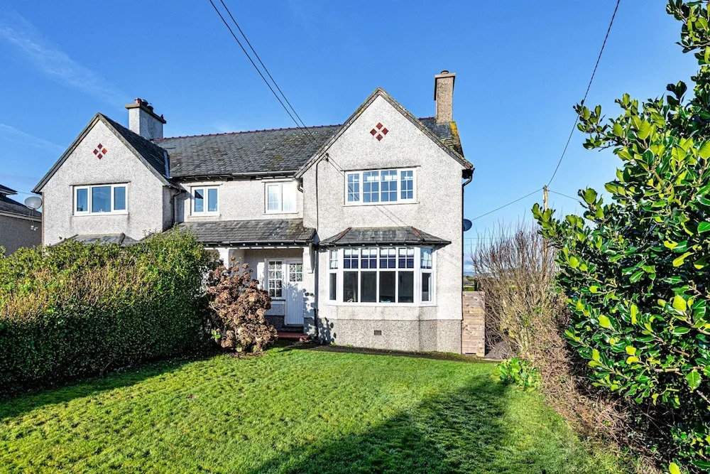 House in Abersoch Near Sandy Beach