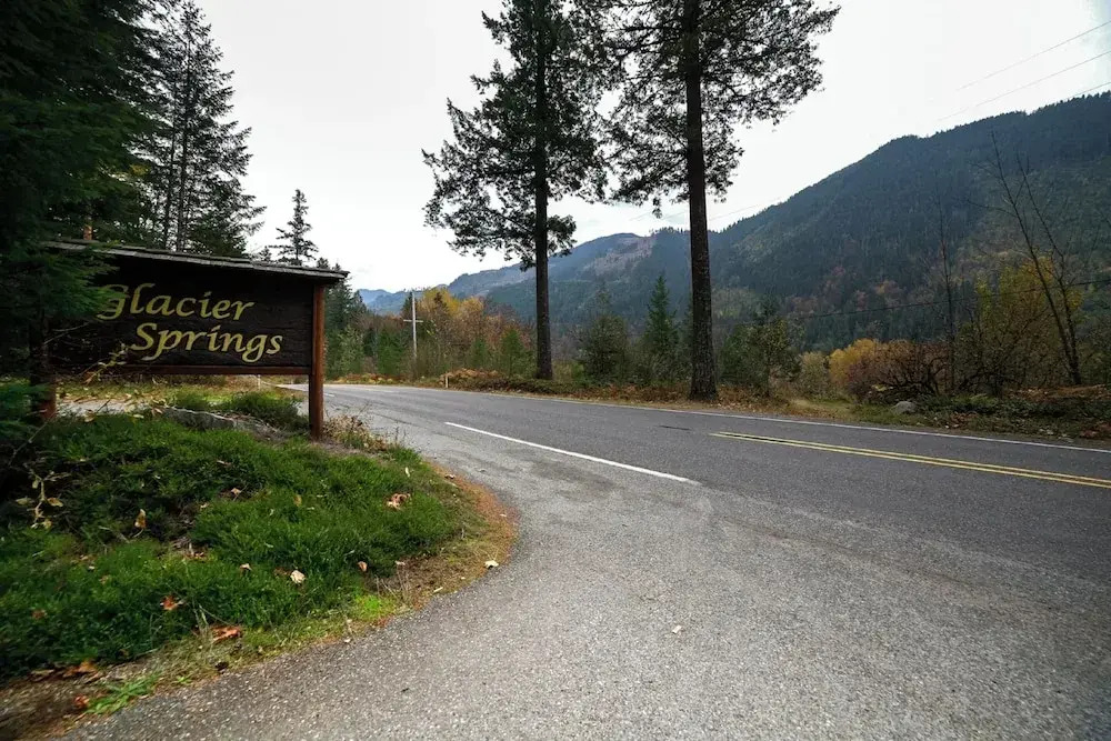 Glacier Springs Cabin 27 - A Private 2-story Pet-friendly Cabin Now With Wifi
