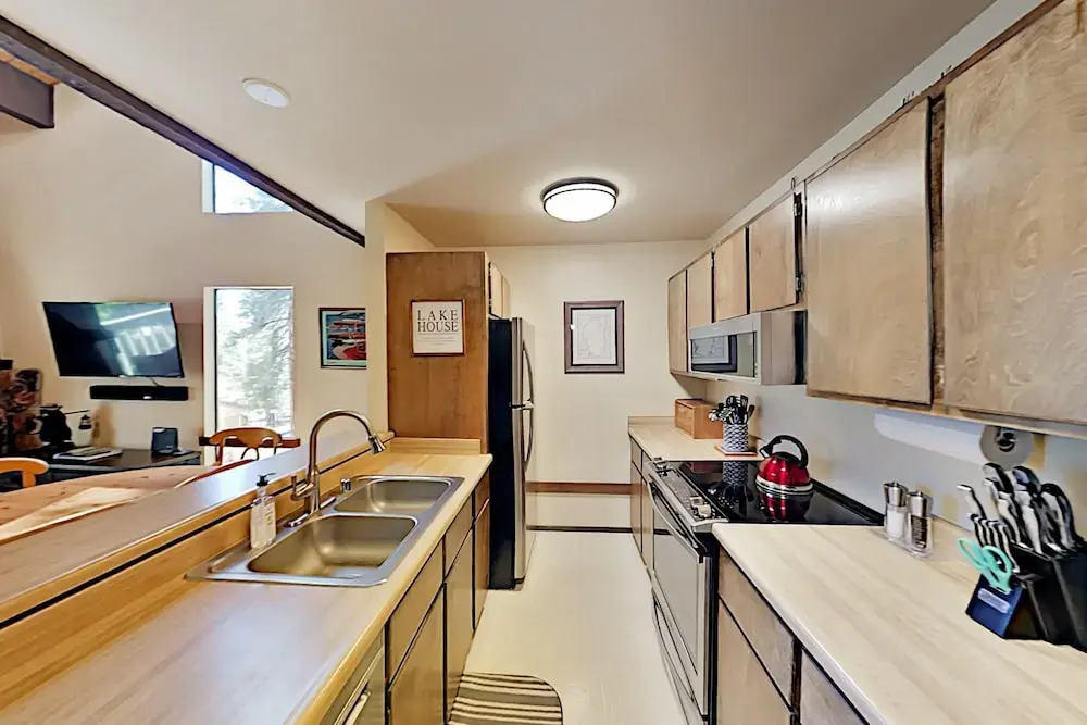 Henrys Tahoe Hideaway W/ Pool, Sauna & Tennis 3 Bedroom Condo