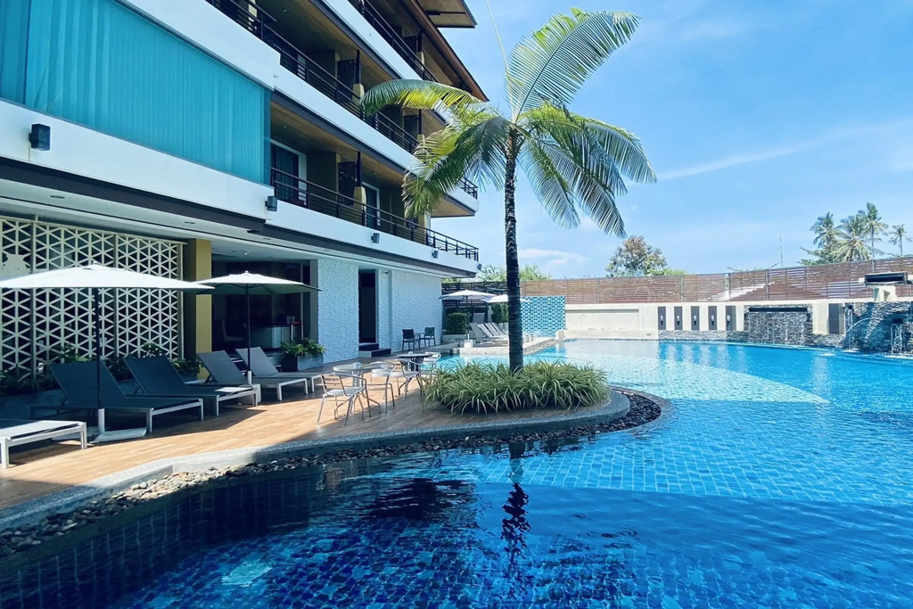 Aqua Resort Phuket - Near Beach and Chalong Pier
