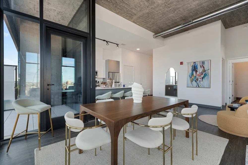 Cloud9 2x1 Apartments Fulton Market The Pop