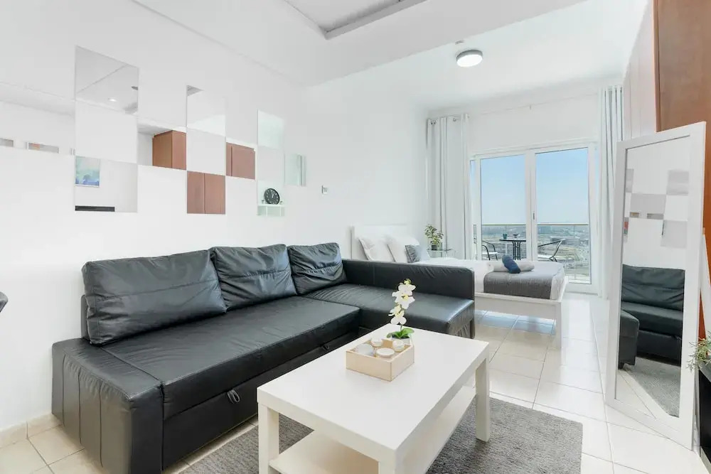 Whitesage - Luxurious Studio in JLT With City Skyline View