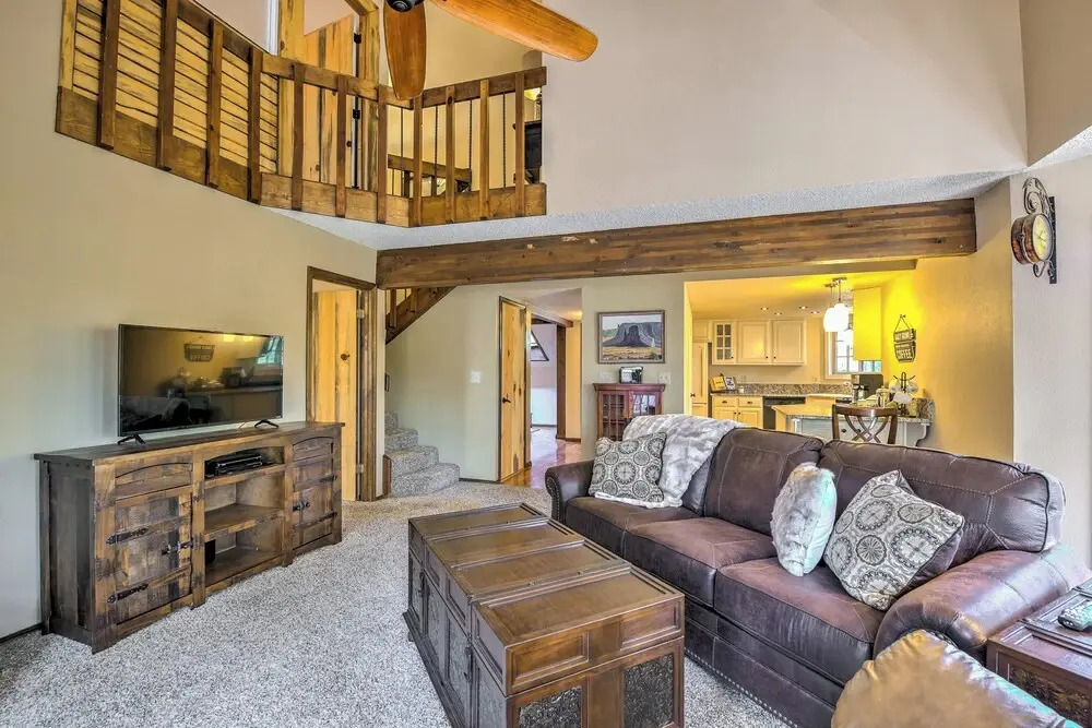 Wooded Retreat w/ Deck: 4 Mi to Downtown Flagstaff