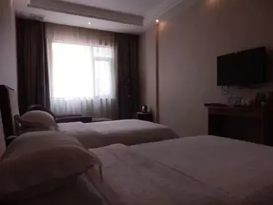 Xixia Chaoyue Business Hotel