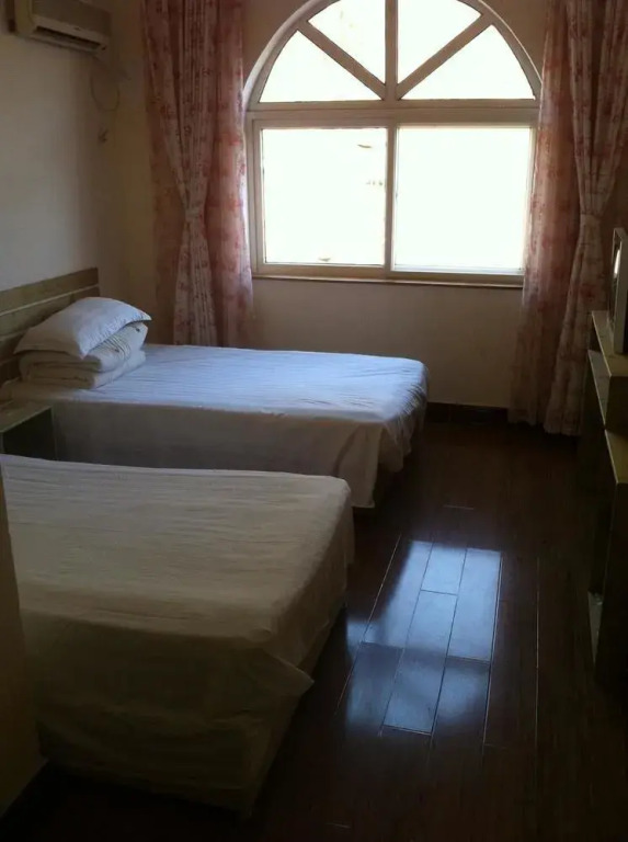 Qingdao Yuanbao Mountain Hotel
