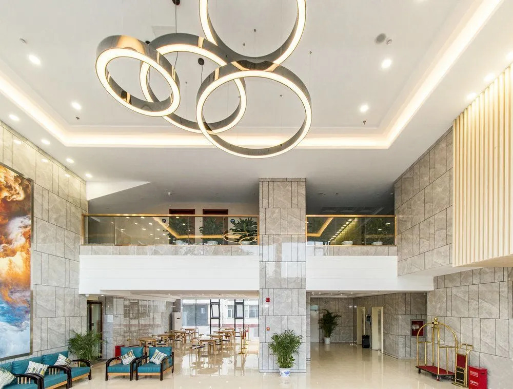 Ease Cloud Hotel