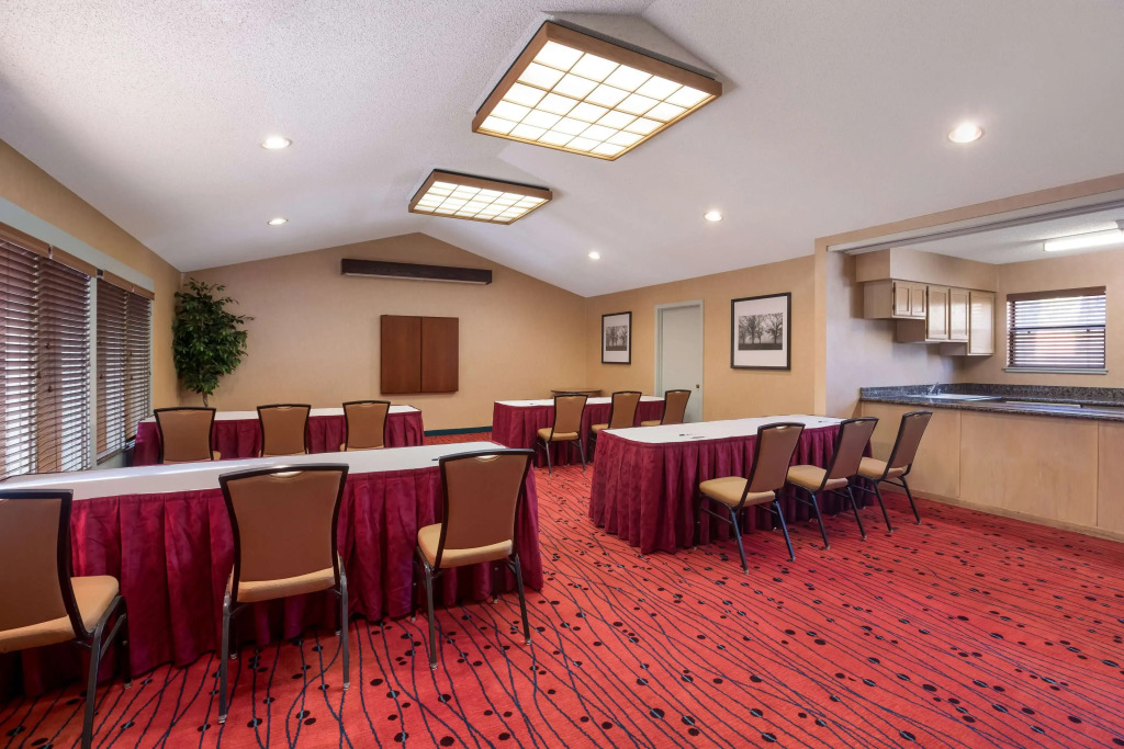 SenS Suites Livermore; SureStay Collection by Best Western