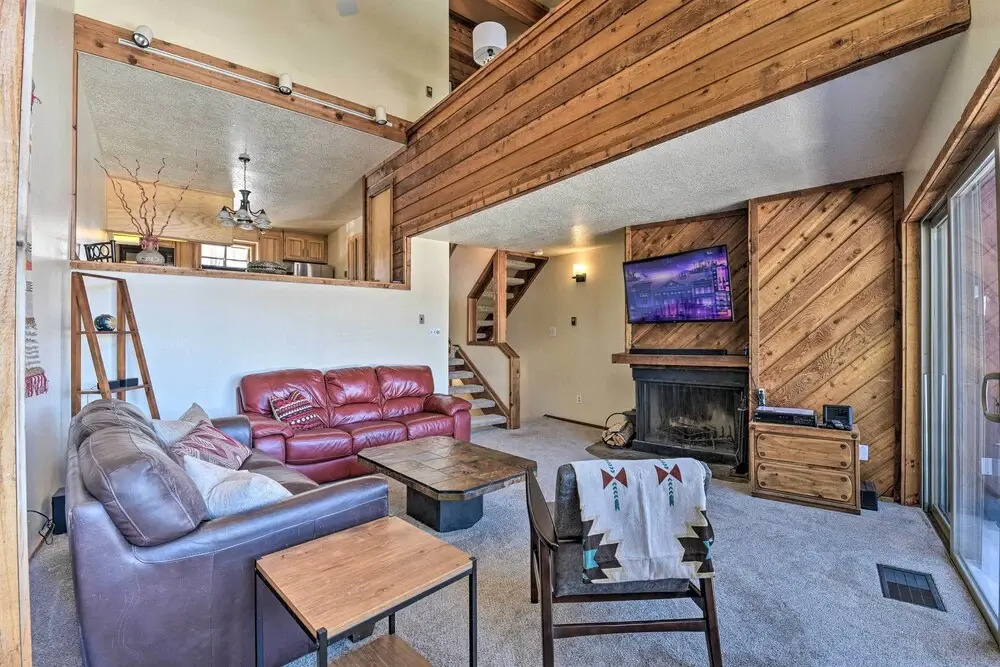 Warm Townhome w/ Sauna at Angel Fire Ski Lift