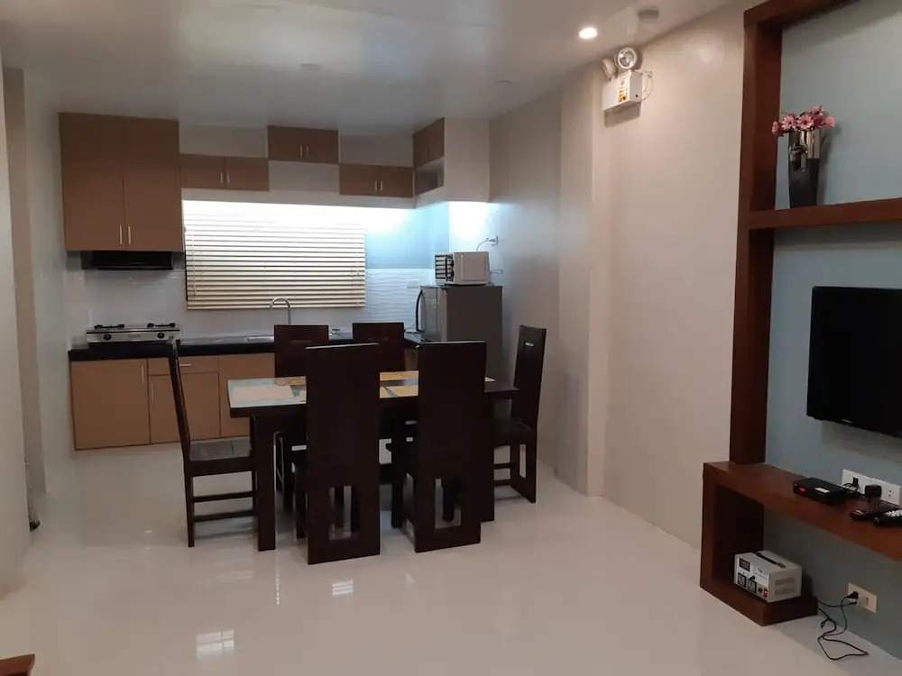 Restful 3BR Hillside Duplex House