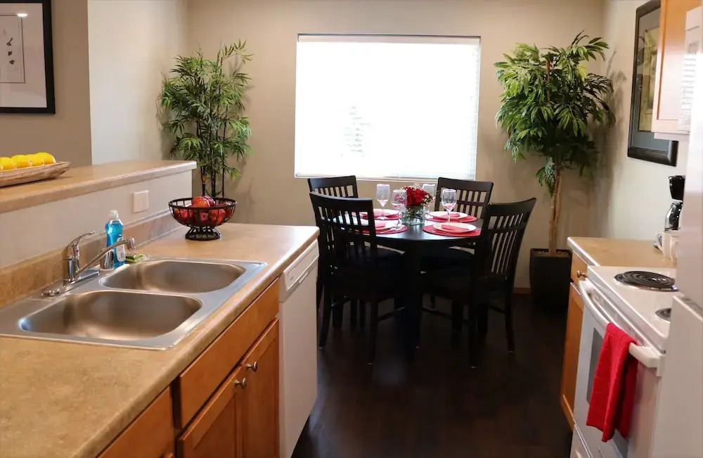 Autumn Leaf Furnished Apartments