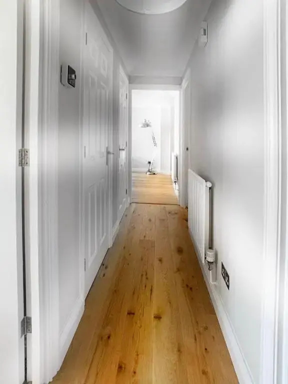 Wokingham - 2 bed with parking