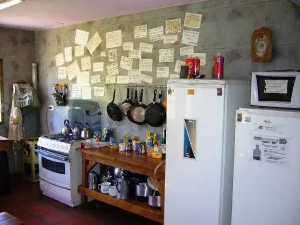 Periko´s Youth Hostel