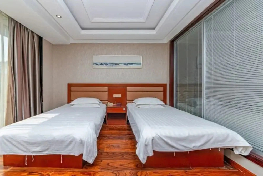 Yinzuo Holiday Hotel