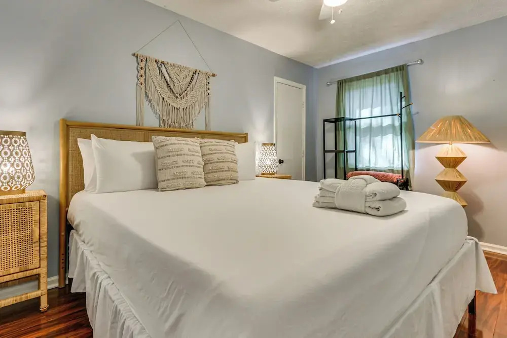 Dogs Welcome! Savannah Escape w/ Fenced-in Yard