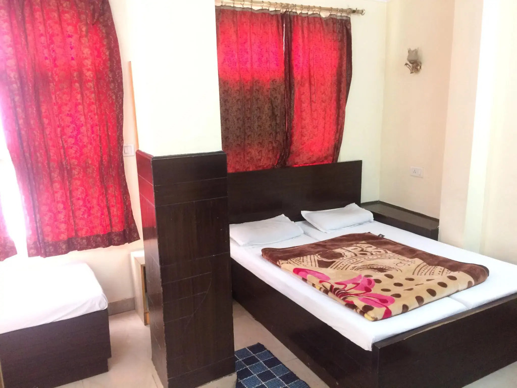 Hotel Baba Deluxe near New Delhi Railway Station and City Center -By RCG Hotels