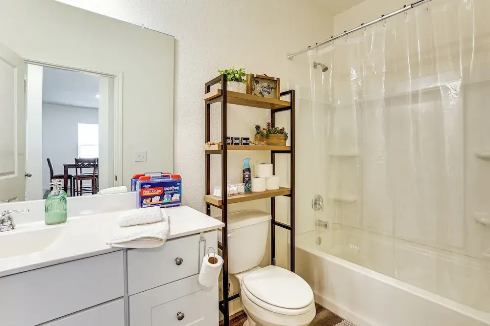 Pool Access: Family Home w/ Yard Near Lackland AFB