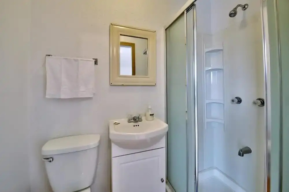 Hotel Mini Inc