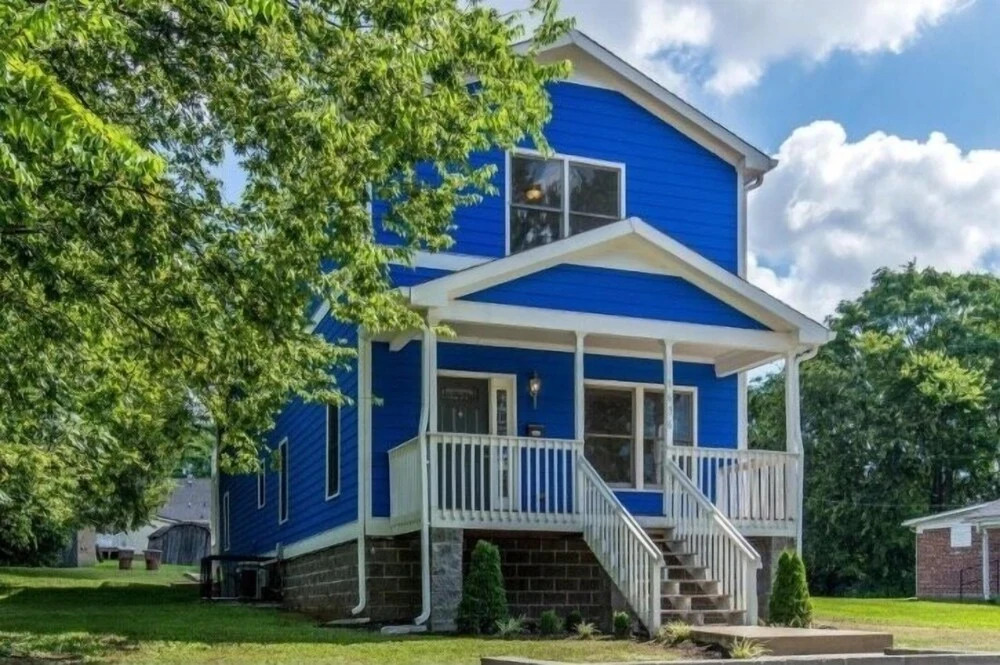 Nashville Home Close To It All! 3 Bedroom Home by RedAwning