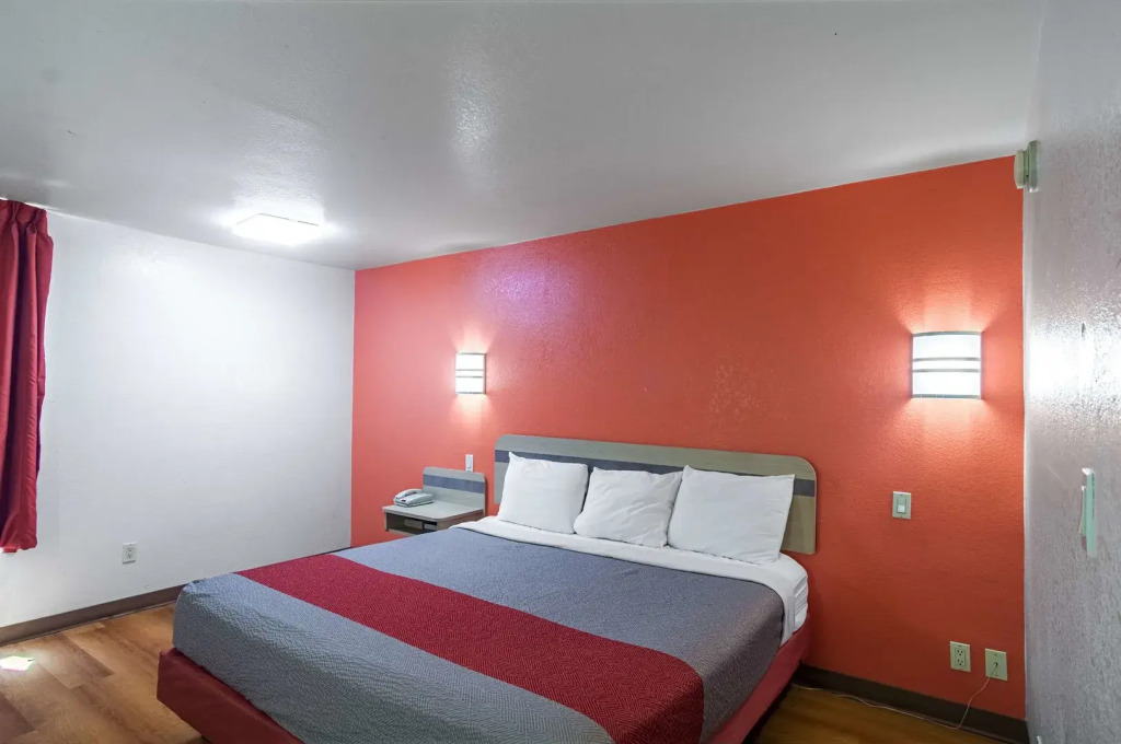 Motel 6-Oklahoma City, OK - South