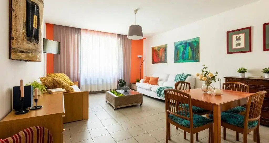 JOIVY Charming Flat Near Train Station