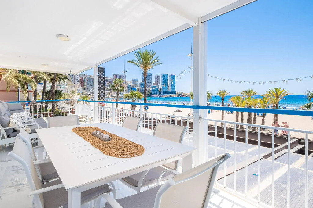 Copacabana Deluxe 1-A Levante Beach