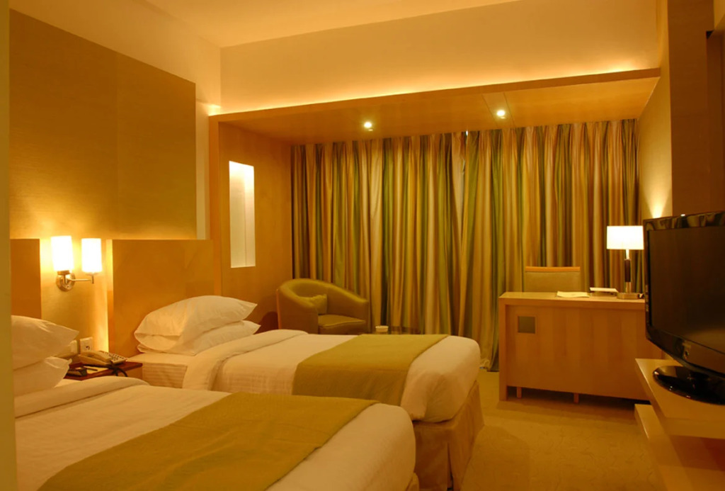 Peninsula Grand