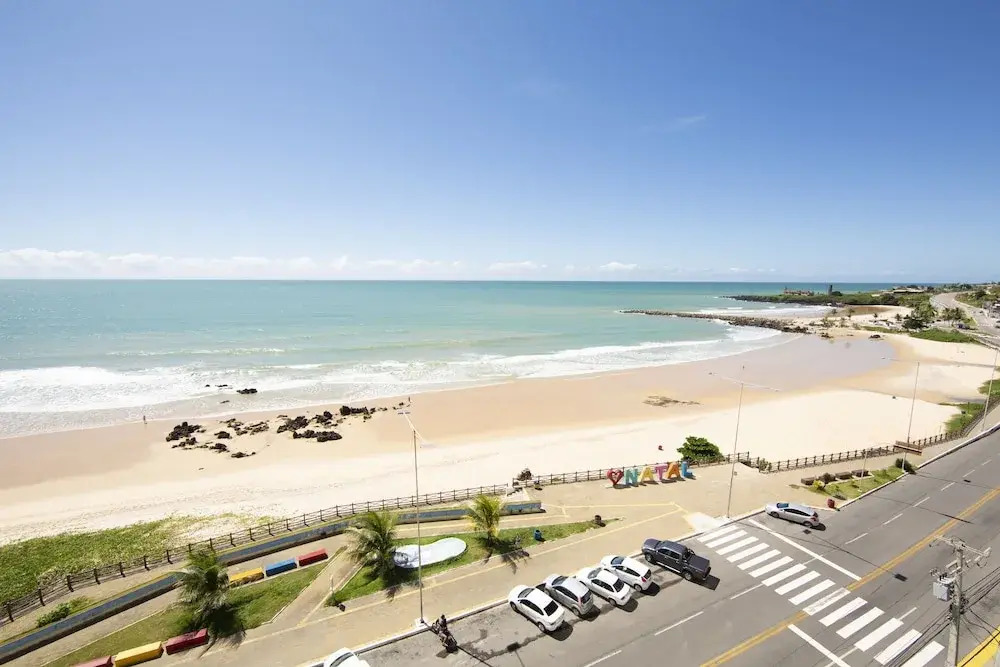 Flat vista mar na praia de Areia Preta - Natal