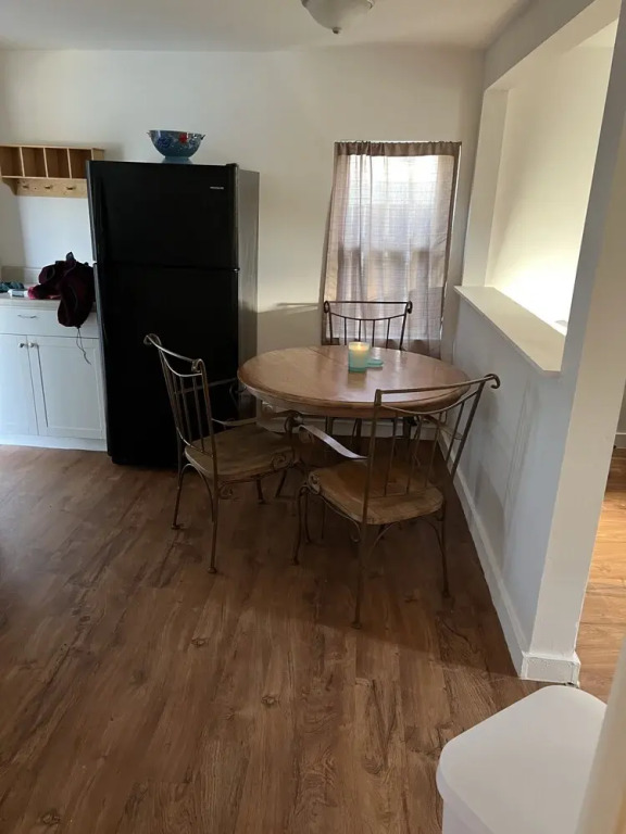 Sandy Mutts At The Beach 1 Bedroom Cottage by RedAwning