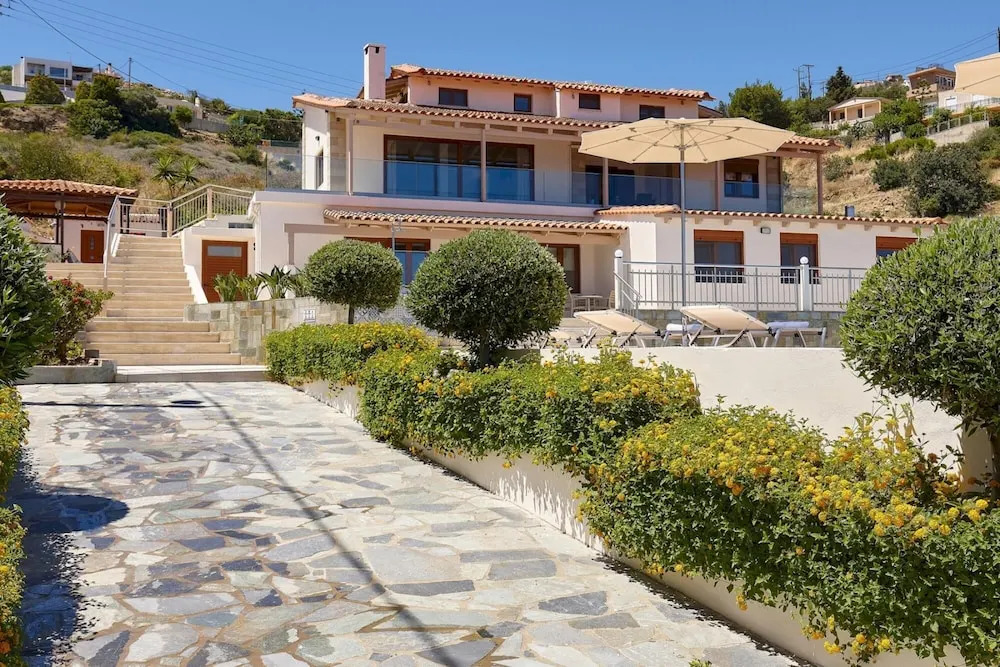 Stylish Pool Side Apartment With Stunning sea View RU
