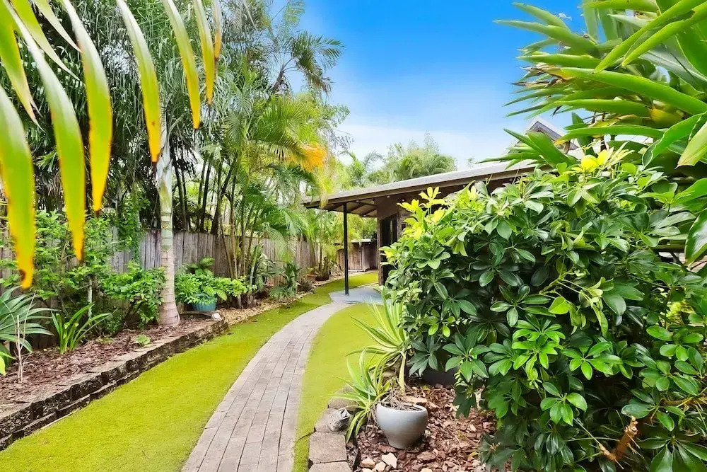 Green Cottage in Trinity Beach