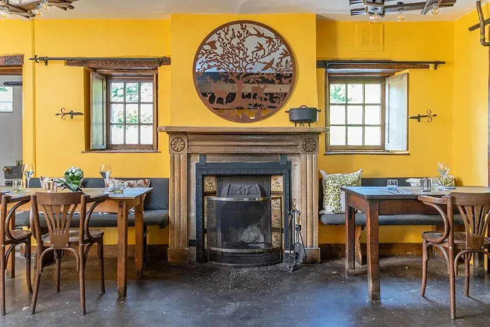 Rising Sun Pub, Restaurant and Room