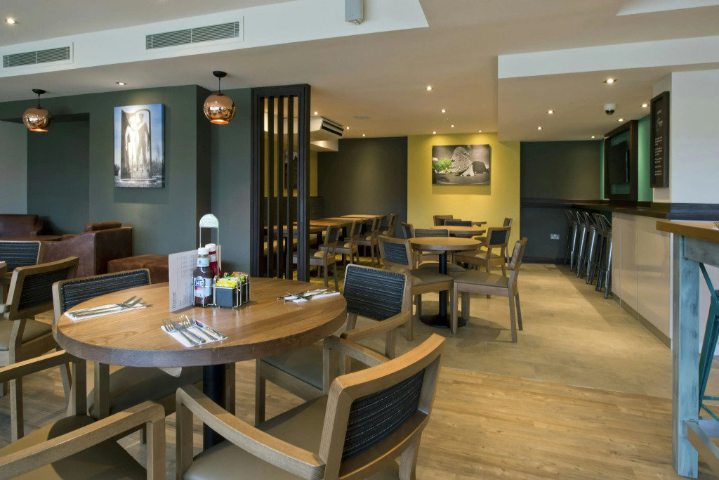Premier Inn Newbury Town Centre South A339