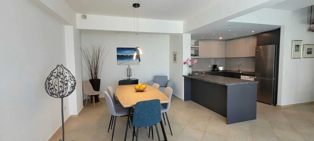 Spacious villa with private pool and sea view, just 150 meters from the sea