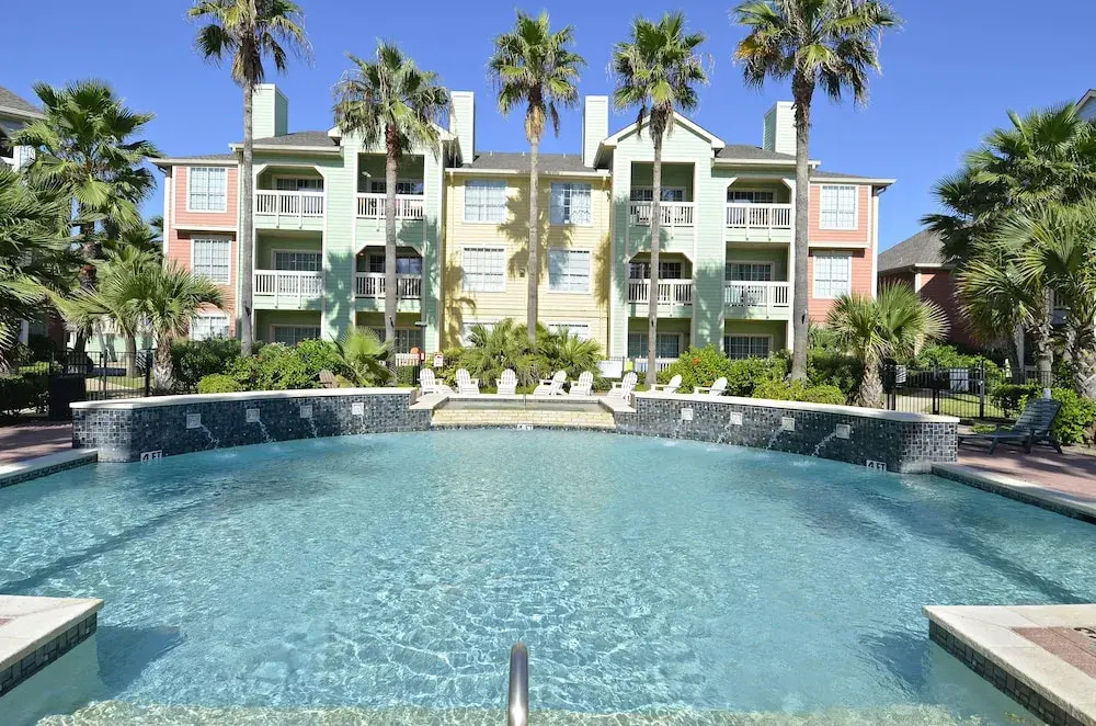 Dawn 935 - 1 Br Condo