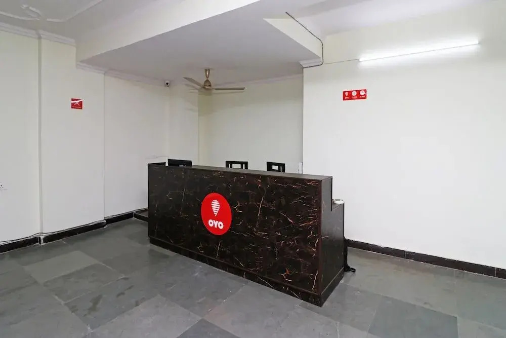 OYO 10172 Dhruv Residency