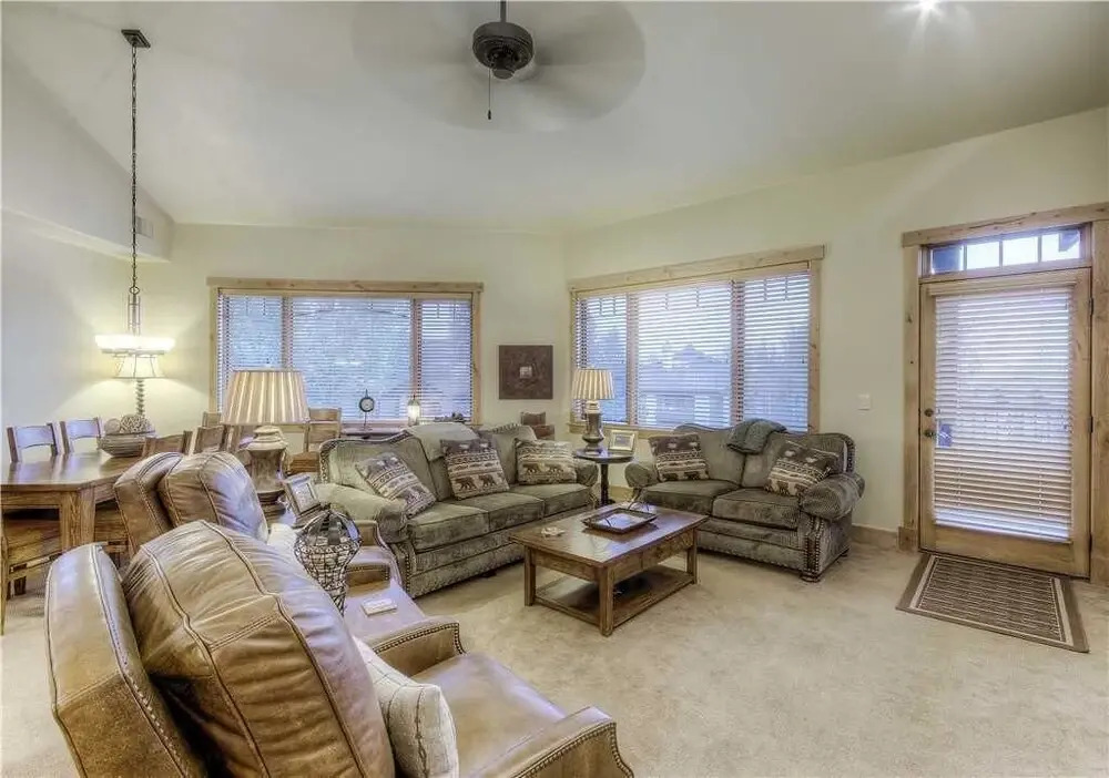 6302 Bear Lodge, Trappeur's Crossing Apartment 3