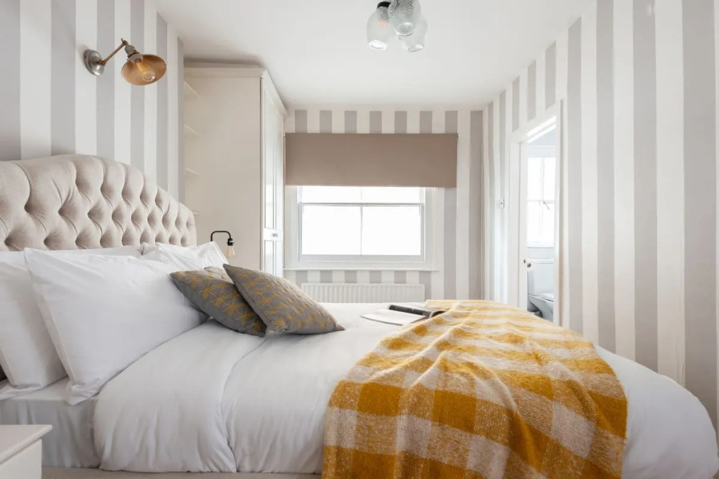 The South Kensington Mews - Lovely & Bright 5BDR Kensington Mews
