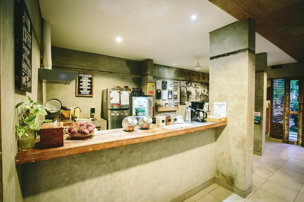 Lokal Bali Hostel