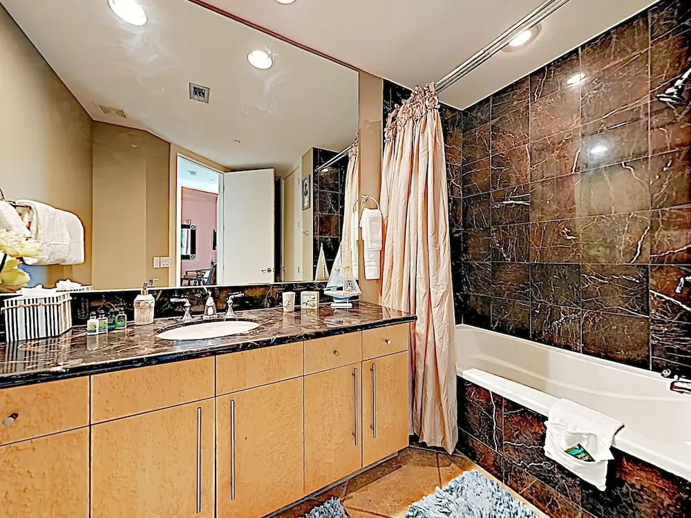 24 Edwards - 2 Br Condo