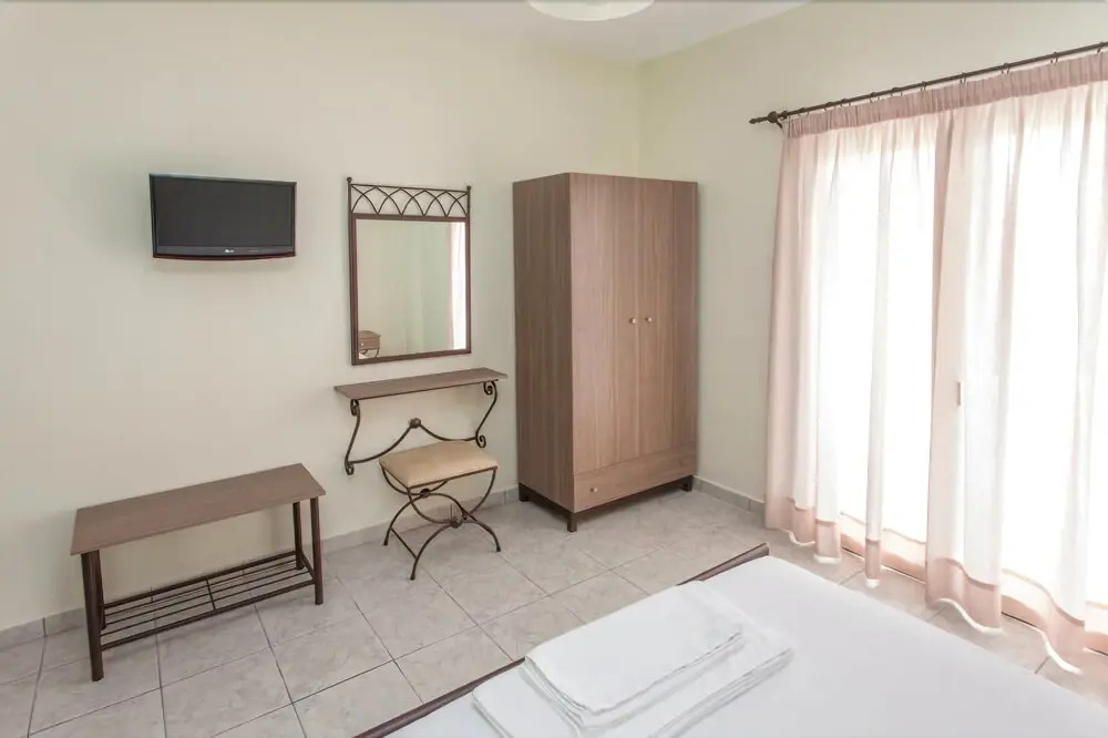 Konstantinos Hotel & Apartments 2