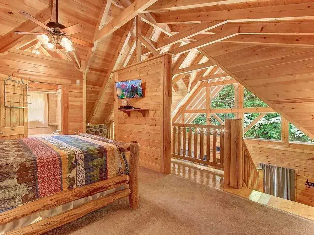 A Players Paradise 3 Bedrooms 3 Bathrooms Cabin