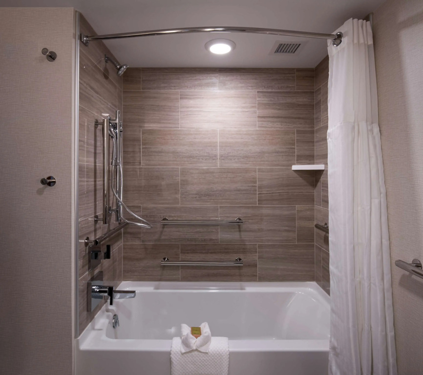 Doubletree By Hilton Madison East