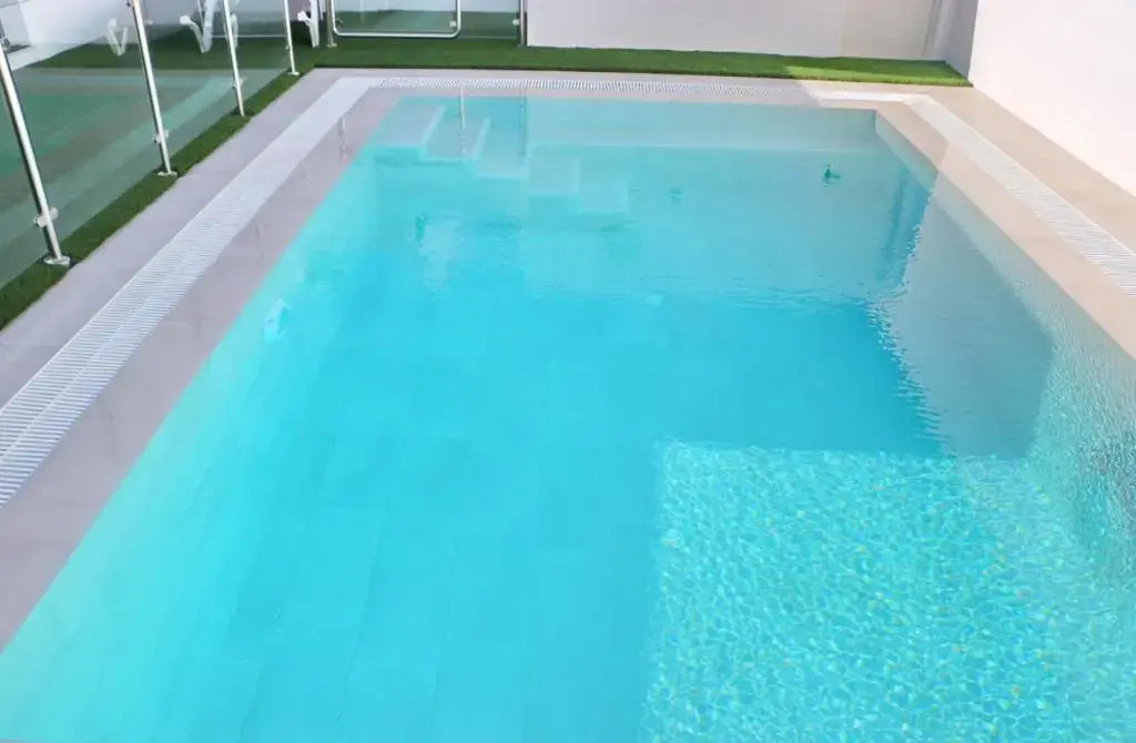 Casa con piscina de agua salada I
