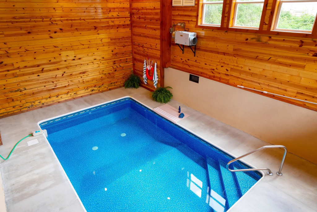 Evergreen Lodge by Avantstay Indoor Heated Pool + Game Room + Movie Theater + Hot Tub Mtn Views + Pigeon Forge