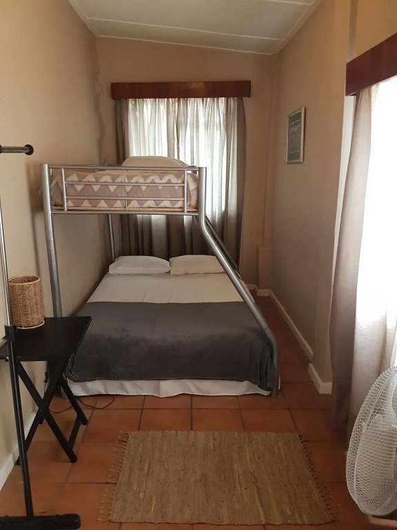 Oasis Shanti Backpackers